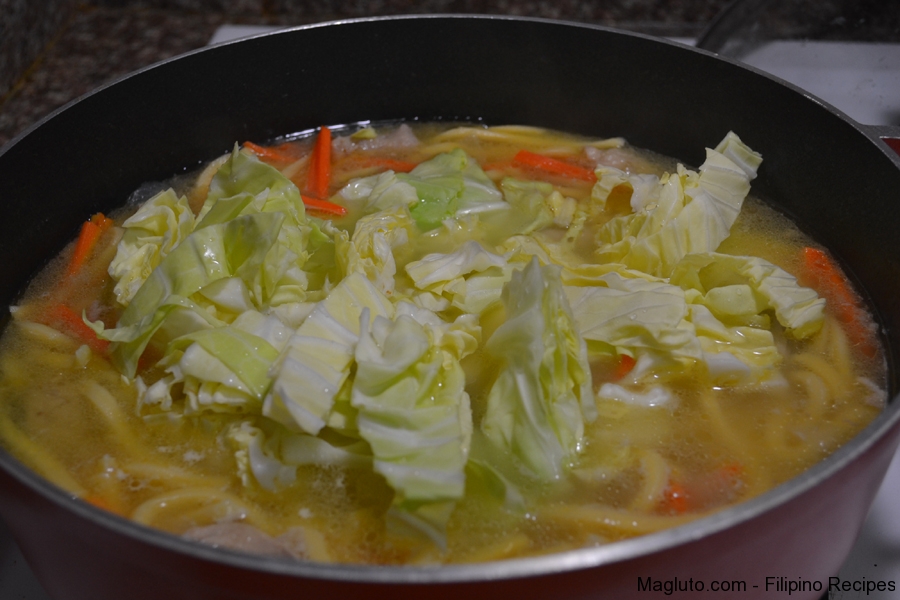 Lomi Noodle Soup | Magluto.com - Filipino Dishes & Recipes
